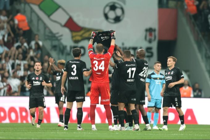 Besiktas bejubelt die Führung gegen den FC Lugano. FC Lugano