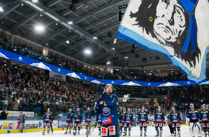 Ambri holte sich im Tessiner Derby den Sieg. Ambri Lugano National League