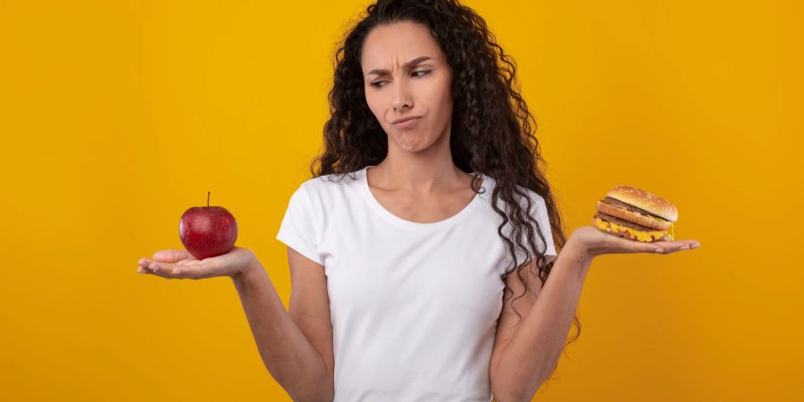 Frau mit Apfel, Burger