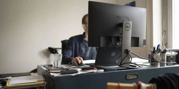 Ein Berner lässt Künstliche Intelligenz sein Leben bestimmen. (Symbolbild) KI
