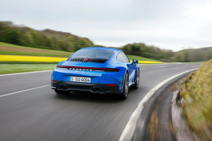 Auch auf der Rennstrecke ist der Elfer zu Hause: Hier das 394 PS starke Basismodell 911 Carrera 2025 Porsche 911 Carrera GTS