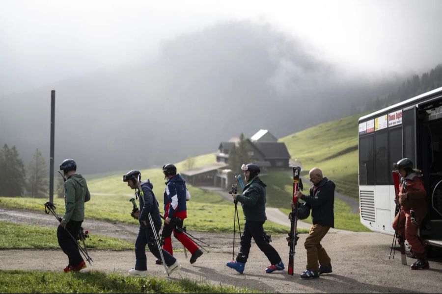 Schwieriger gestaltet sich die Situation in tiefergelegenen, weniger schneesicheren Destinationen.