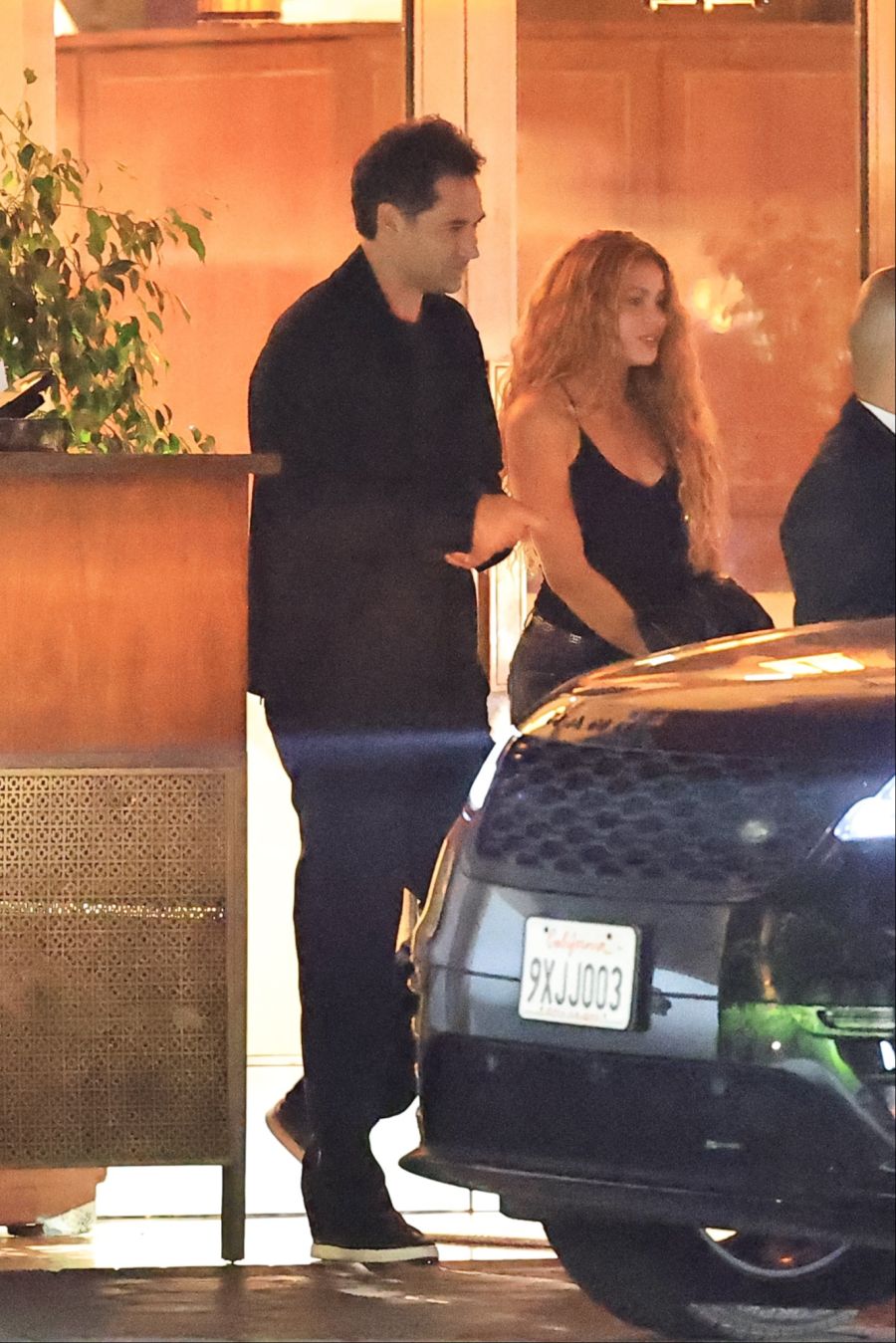 Shakira und Manuel Garcia-Rulfo verlassen des Sunset Tower Hotel in West Hollywood.