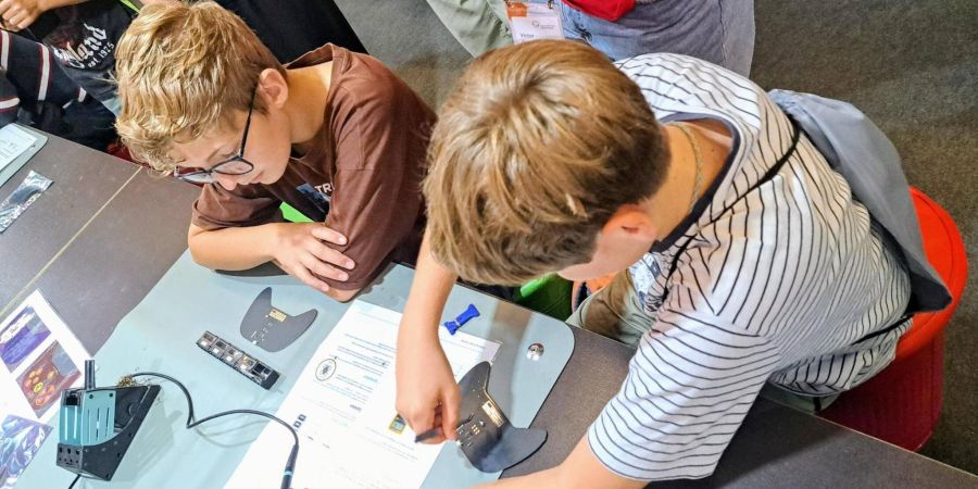 Jugendliche erkunden Berufe an der SwissSkills.