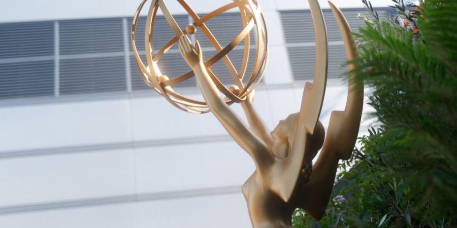 Eine Emmy-Statuette ist während einer Pressevorbesichtigung für die 78. Primetime Emmy Awards zu sehen. Foto: Caroline Brehman/Invision/AP/dpa