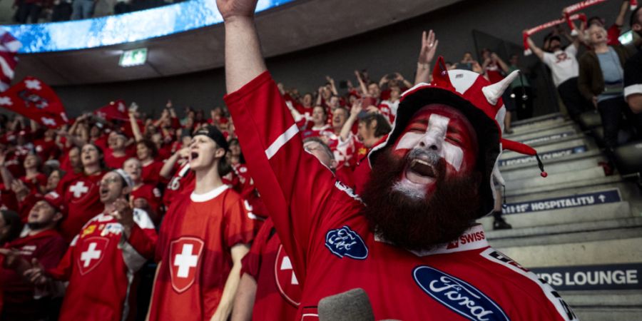 Sollte die Schweiz am Sonntag Eishockey-Weltmeister werden, dürfen die Fans in Zürich die ganze Nacht feiern. Allerdings nur in den Beizen drin.