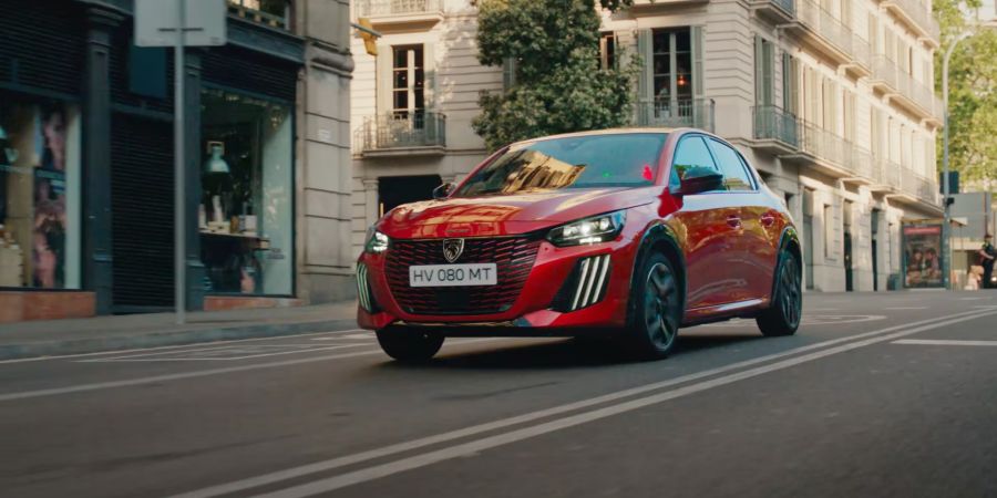 Peugeot E-208