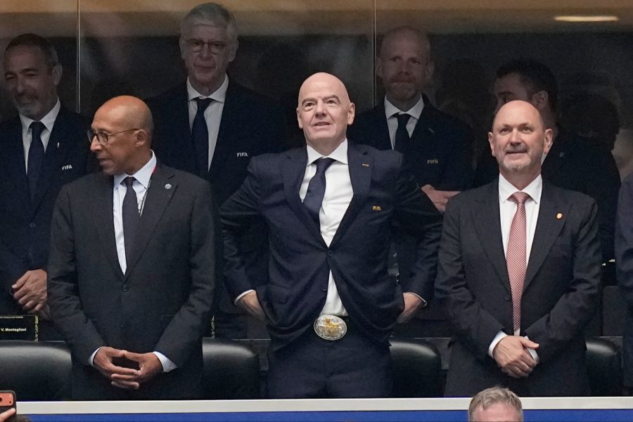 Gianni Infantino wird für seine WM-Verkaufs-Pläne kritisiert.