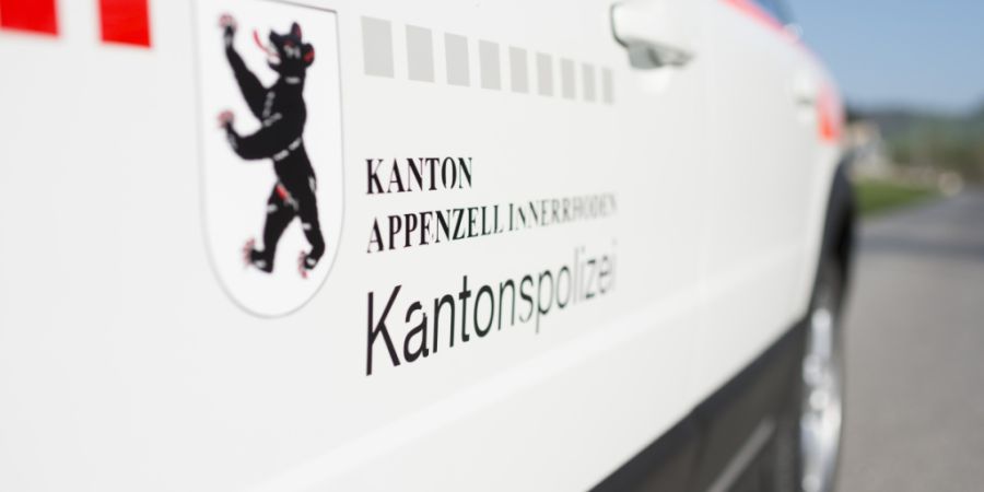Die Kantonspolizei Appenzell Innerrhoden rückte am Montag zu einem Gleitschirmunfall am Kronberg aus. (Symbolbild)