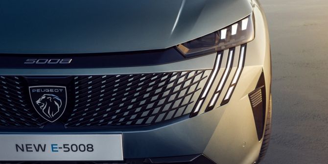 Peugeot E-5008