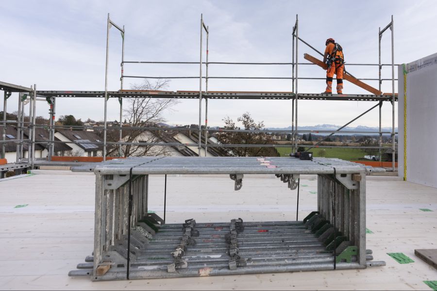 Der Luzerner Holzbauer Sandro Schärer ist überzeugt: KI wird das Handwerk nicht ersetzen.