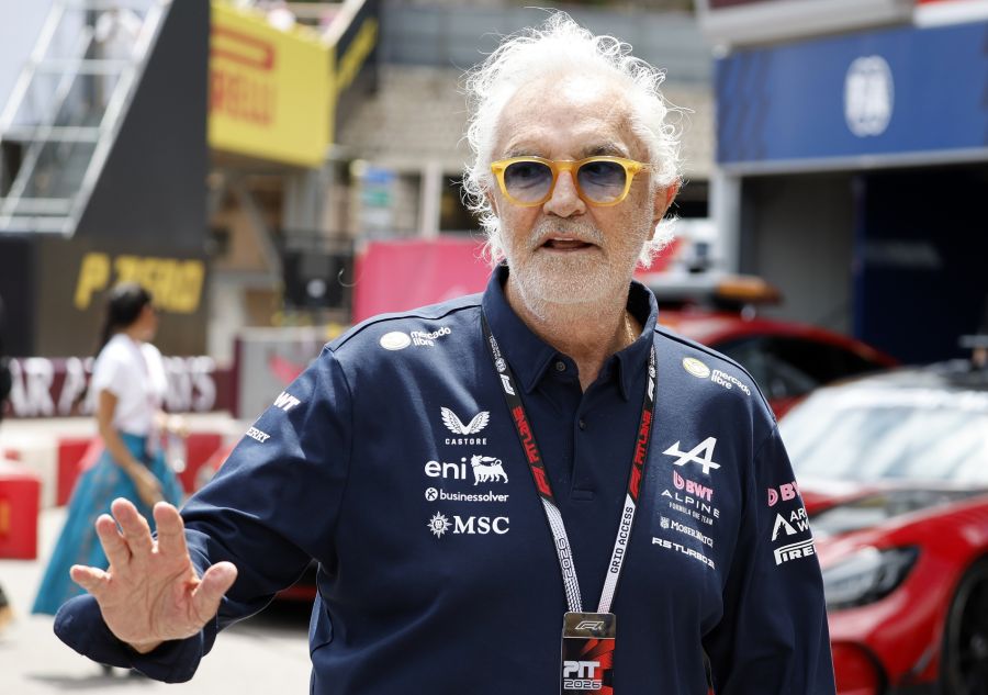 Der Sohn von Formel-1-Manager Flavio Briatore erhält sogar 500 Euro jeden Monat.