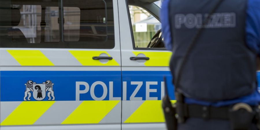 Eine Polizeipatrouille konnte die beiden Jugendlichen festnehmen. (Symbolbild)