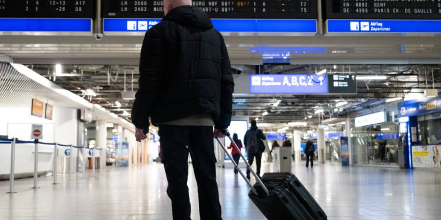Fluggäste in der EU sollen mehr Rechte erhalten. Auch die Schweiz wird dies Änderungen übernehmen müssen. (Symbolbild)