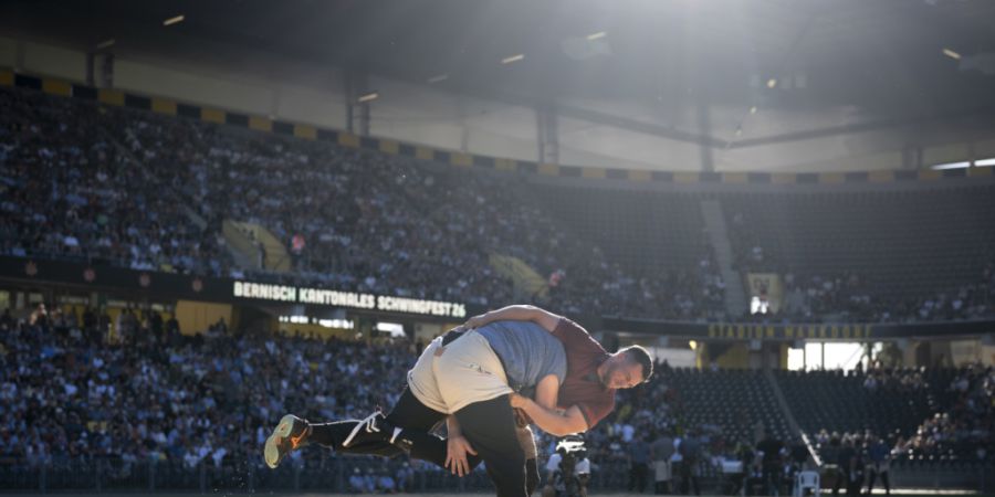 Schwingen im Fussballstadion: 26'000 Zuschauende liessen sich damit am Sonntag ins Berner Wankdorf locken.
