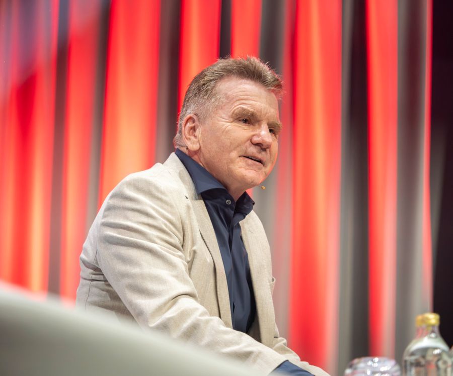 Hans-Ulrich Müller.