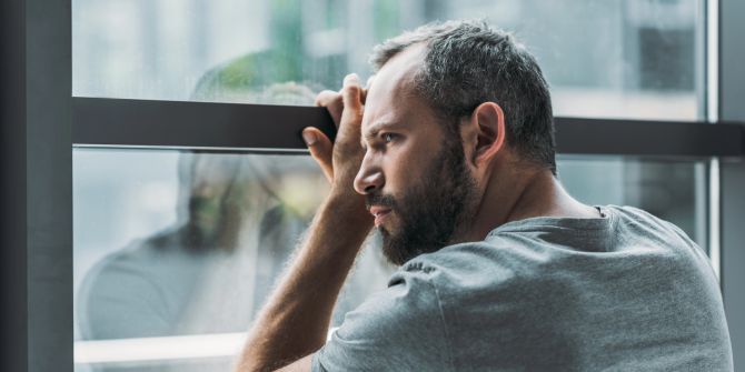 Mann Fenster depressiv Psyche