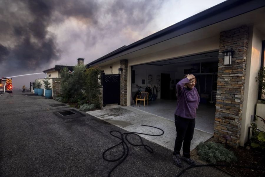 Der Brand in Pacific Palisades breitete sich zu Beginn rasend schnell aus.