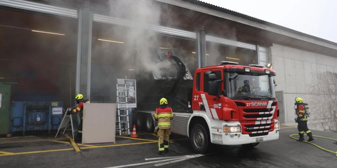 Beim Ökihof in Risch Rotkreuz ZG kam es zu einem Mottbrand. Mottbrand