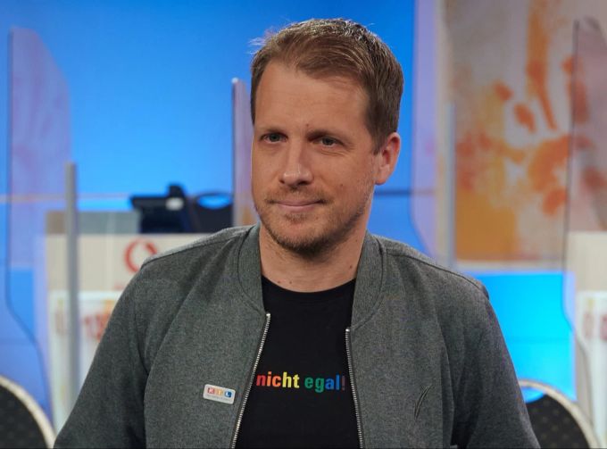 In der Kindheit feierte Oliver Pocher kein Weihnachtsfest. oliver pocher xmas