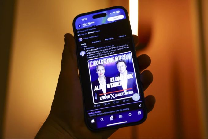 Elon Musk unterstützt ganz offen Alice Weidel und die AfD, die bei der nächsten Kanzlerwahl als Kandidatin antritt. bill gates elon musk