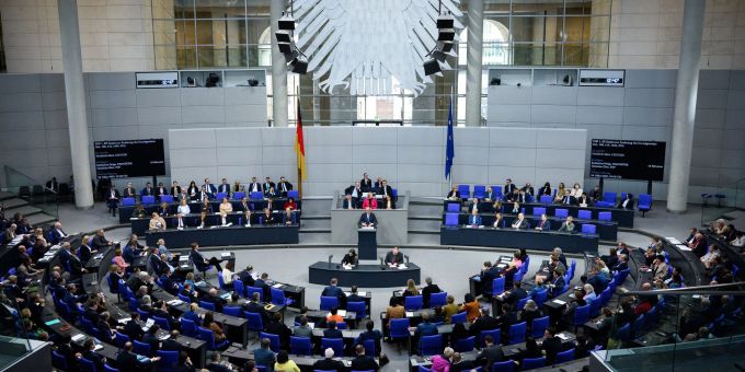 Ein milliardenschweres Finanzpaket zur Lockerung der Schuldenbremse hat im Deutschen Bundesrat die letzte Hürde genommen. (Symbolbild) Finanzpaket
