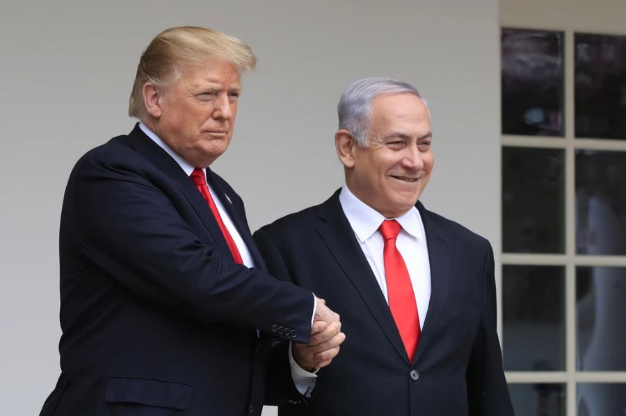 Auch der Geiselaustausch in Israel soll höchste Priorität haben. Hier traf sich Trump im 2019 mit dem israelischen Ministerpräsidenten Benjamin Netanjahu. (Archivbild)