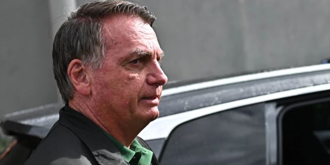 Die Ermittlungen gegen Jair Bolsonaro wegen Impfpass-Betrugs wurden eingestellt. bolsonaro