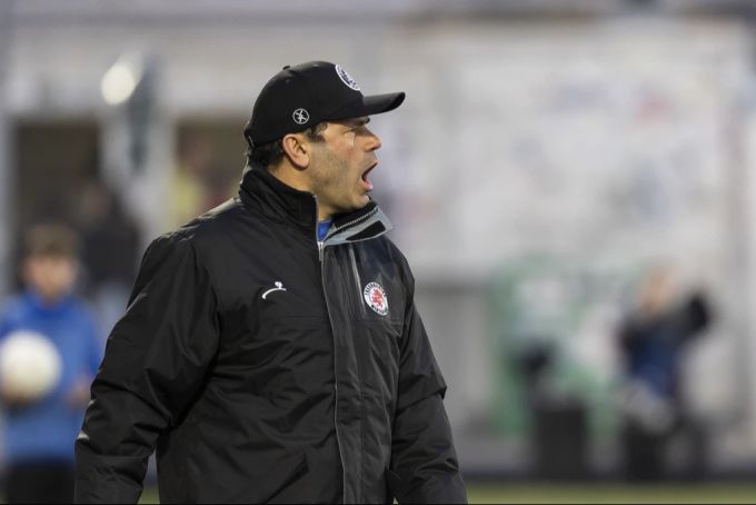 Uli Forte peitscht den FC Winterthur nach vorne. fc winterthur