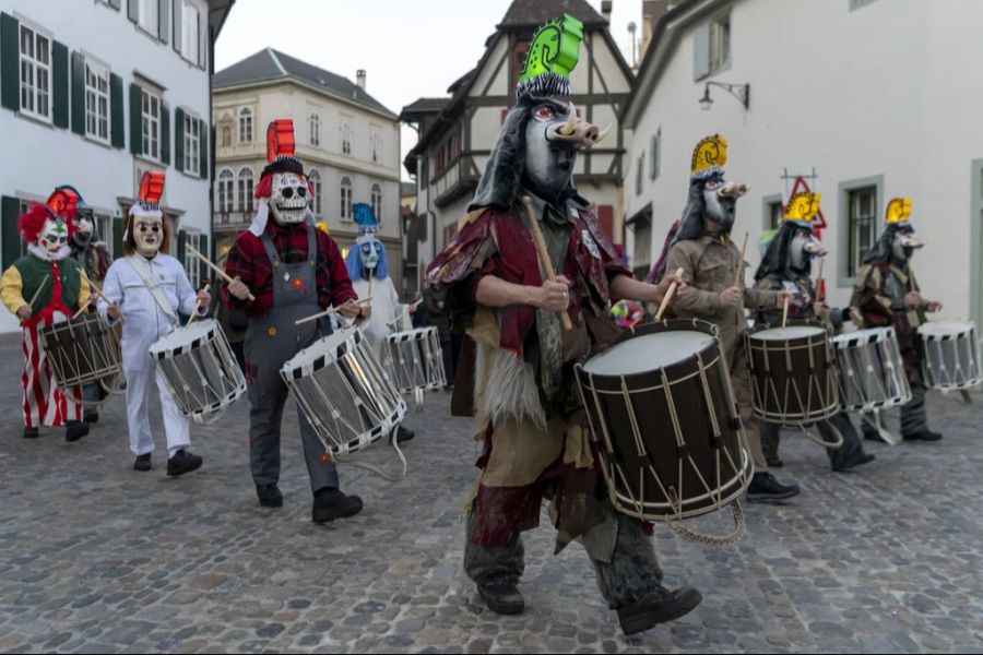 Die Basler Fasnacht ist bekannt für ihre satirischen und bisweilen auch politischen Sujets.