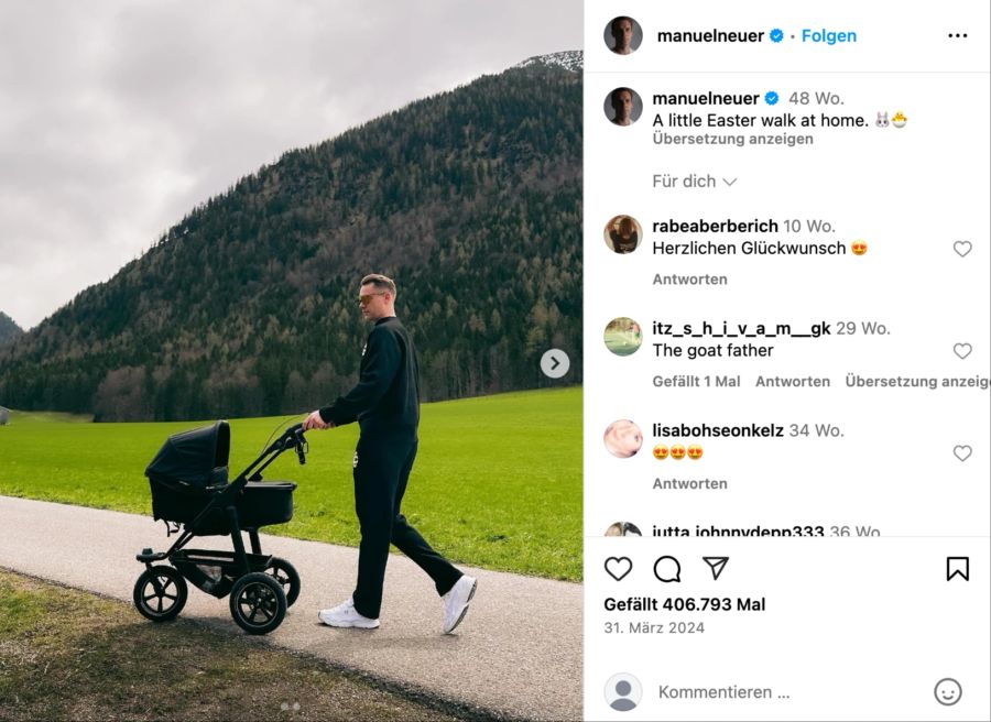 Neuer mit Kinderwagen Baby