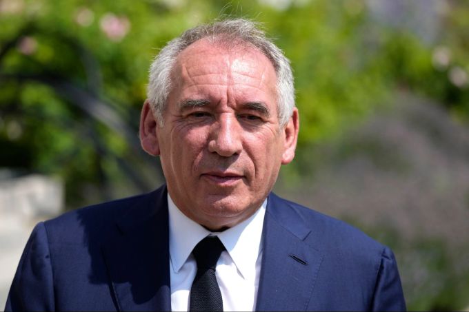 Francois Bayrou, Vorsitzender der französischen Mitte-Rechts-Partei «MoDem» und Bürgermeister von Pau, soll neuer Premier werden. (Archiv) Francois Mori/AP/dpa Parlamentswahl in Frankreich