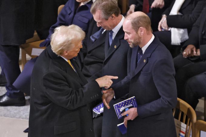 Auch der britische Thronfolger Prinz William reiste nach Paris. France Notre Dame Reopening