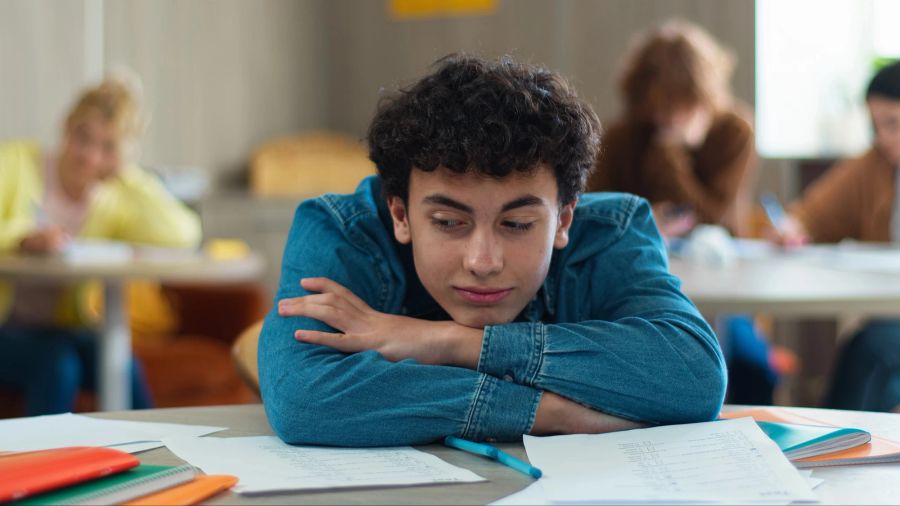 teenager müde schule schlapp