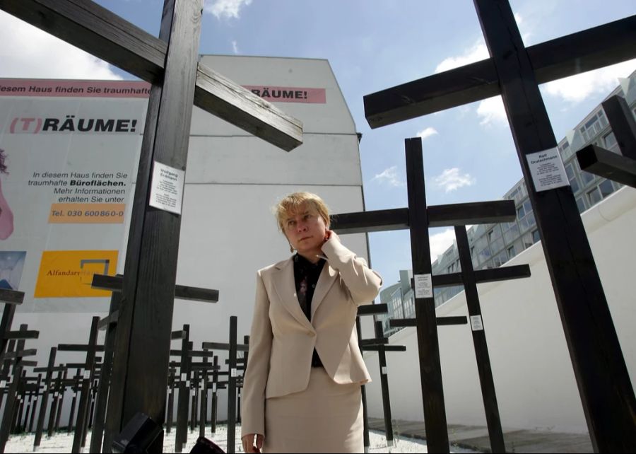 Alexandra Hildebrandt, hier auf einem Foto von 2005, ist die Wittwe des Gründers des Mauermuseums am Checkpoint Charlie in Berlin.