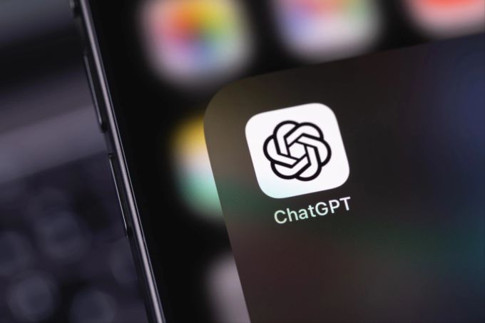 ChatGPT-4.5 verfügt über ein breiteres Allgemeinwissen und verbesserte Sprachkenntnisse. chatgpt