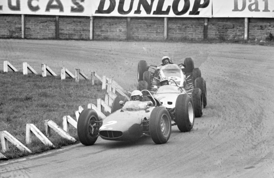 BRM (vorne Richie Ginther) zählte in den 1960ern und frühen 1970ern zu den grossen Kräften der Formel 1 und holte 17 Siege.