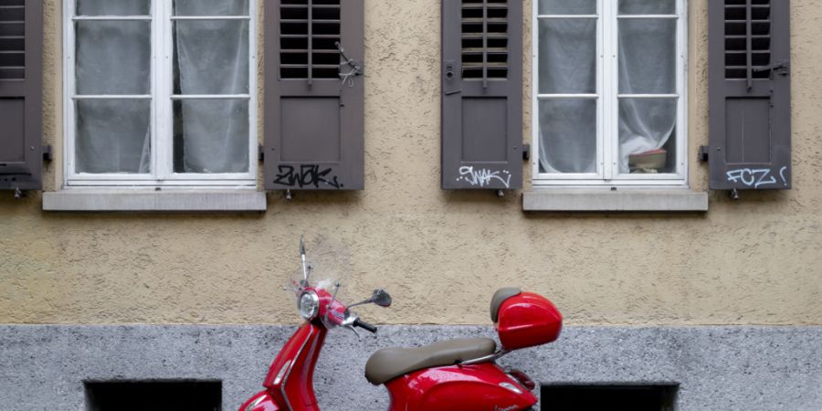 Die Stadt Zürich erwirbt in Zürich-Seebach ein Grundstück mit 12 Mehrfamilienhäusern. (Symbolbild)