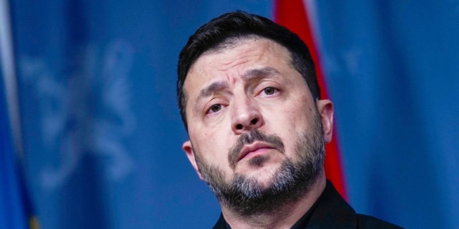 ARCHIV - Der ukrainische Präsident Wolodymyr Selenskyj beklagt wiederholte russische Angriffe auf das Energienetz seines Landes. Foto: Cornelius Poppe/NTB Scanpix/AP/dpa