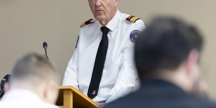 Reformbedarf bei der Stadtpolizei Lausanne: Olivier Botteron, deren Kommandant, äussert sich an einer Medienkonferenz zu zwei Untersuchungsberichten.
