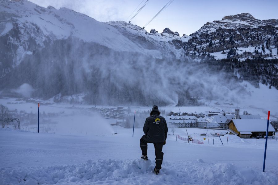 Denn: Die Gästezahlen gingen im Vergleich zum Vorjahr insgesamt um vier Prozent zurück. In Skigebieten unter 1500 Metern gab es zeitweise kaum Schnee.