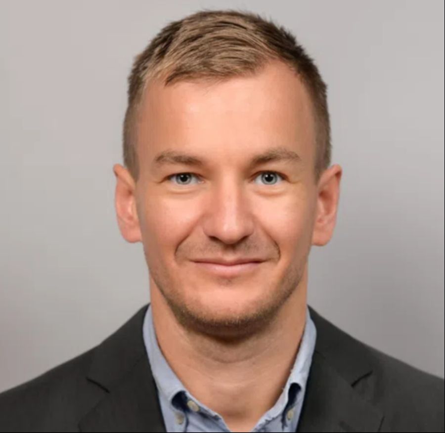 Nachhilfe-Lehrer Jan Spengler betreut einen 13-Jährigen, der über Versagensängste berichtet.