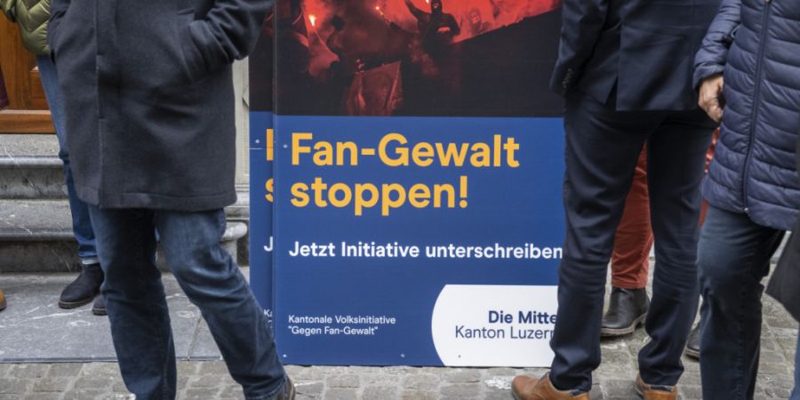 Die kantonale Mitte-Partei fordert mit ihrer Volksinitiative «Fan-Gewalt stoppen!» unter anderem verpflichtende Identitätskontrollen beim Stadion-Eintritt. (Archivfoto)