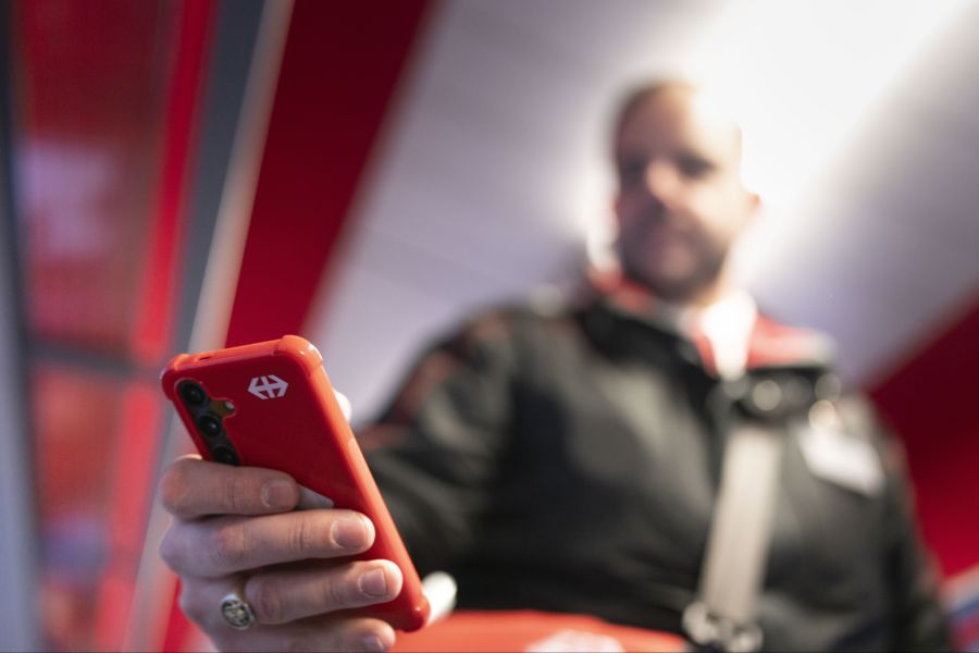 «Bibo» soll das Ein- und Auschecken überflüssig machen. Das System erkennt mit einer App automatisch, wenn sich jemand im ÖV befindet.