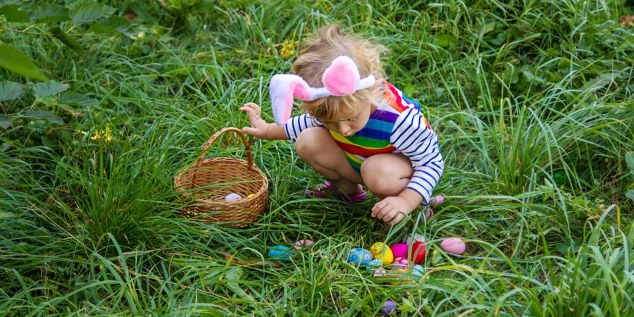 Kind Osterei Suchen Osterhase