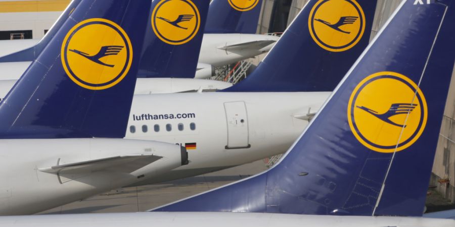 Die Lufthansa-Gruppe ist sehr gut in das Jahr 2026 gestartet. Der Konzern ist im ersten Quartal gewachsen und dämmte den Betriebsverlust ein. Auch könnte der Reisesommer ein guter wer...