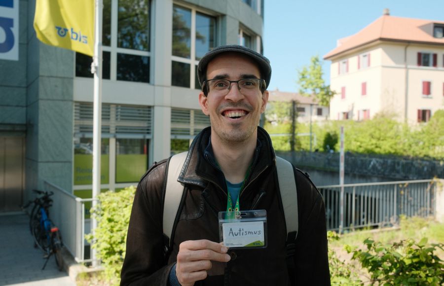 Reize gibt es im Zug viele – für Autismus-Betroffene wie Marius Iseli eine grosse Belastung.