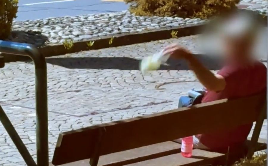 Auch Abfall lassen die Touristinnen und Touristen liegen.