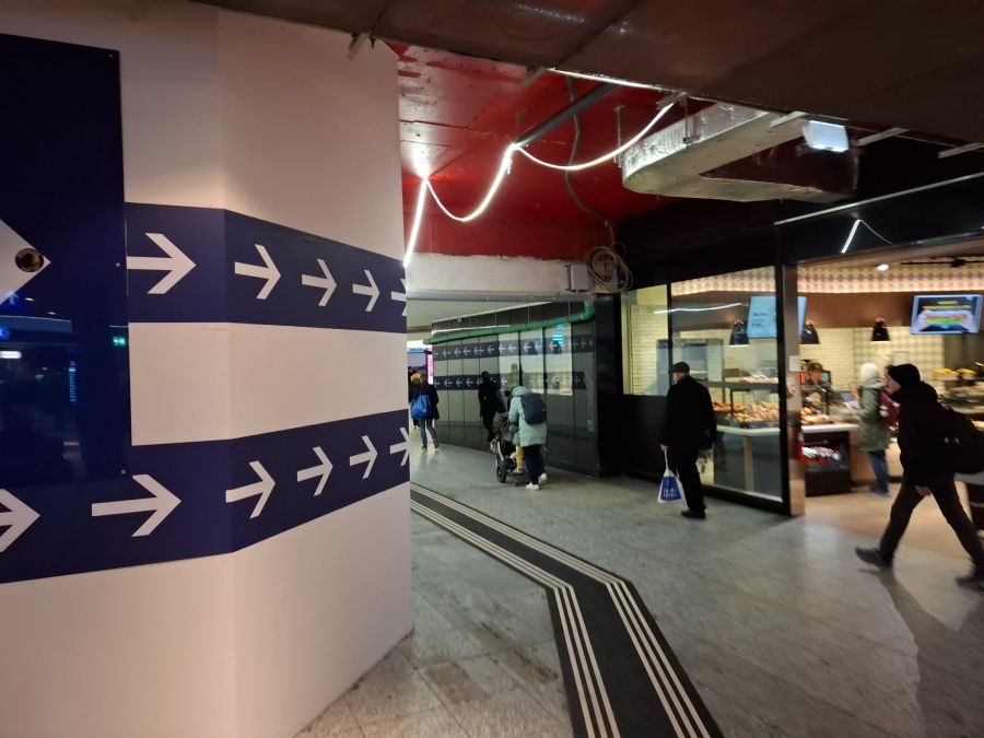 Durchkommen gibt es nur auf der rechten Seite.