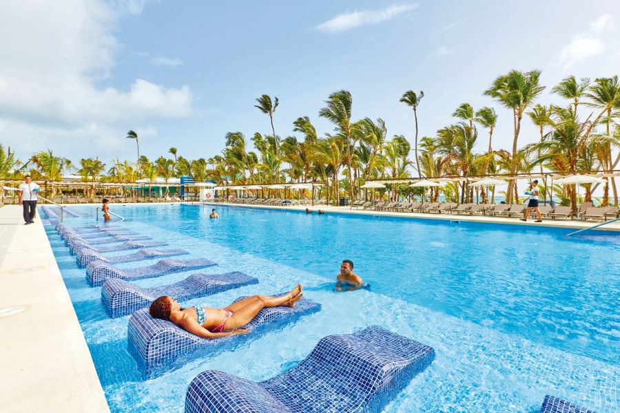 Das Riu Palace Punta Cana ist ein exklusives, klassisches Palace-Haus, das durch umfangreiche All-Inclusive-Angebote besticht.